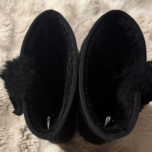 Women's Black Winter Boots - Picture 6 of 7